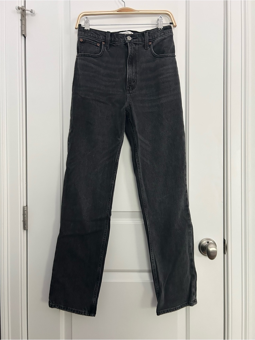 Abercrombie The 90s Straight Ultra High Rise Black Jeans - Picture 1 of 5